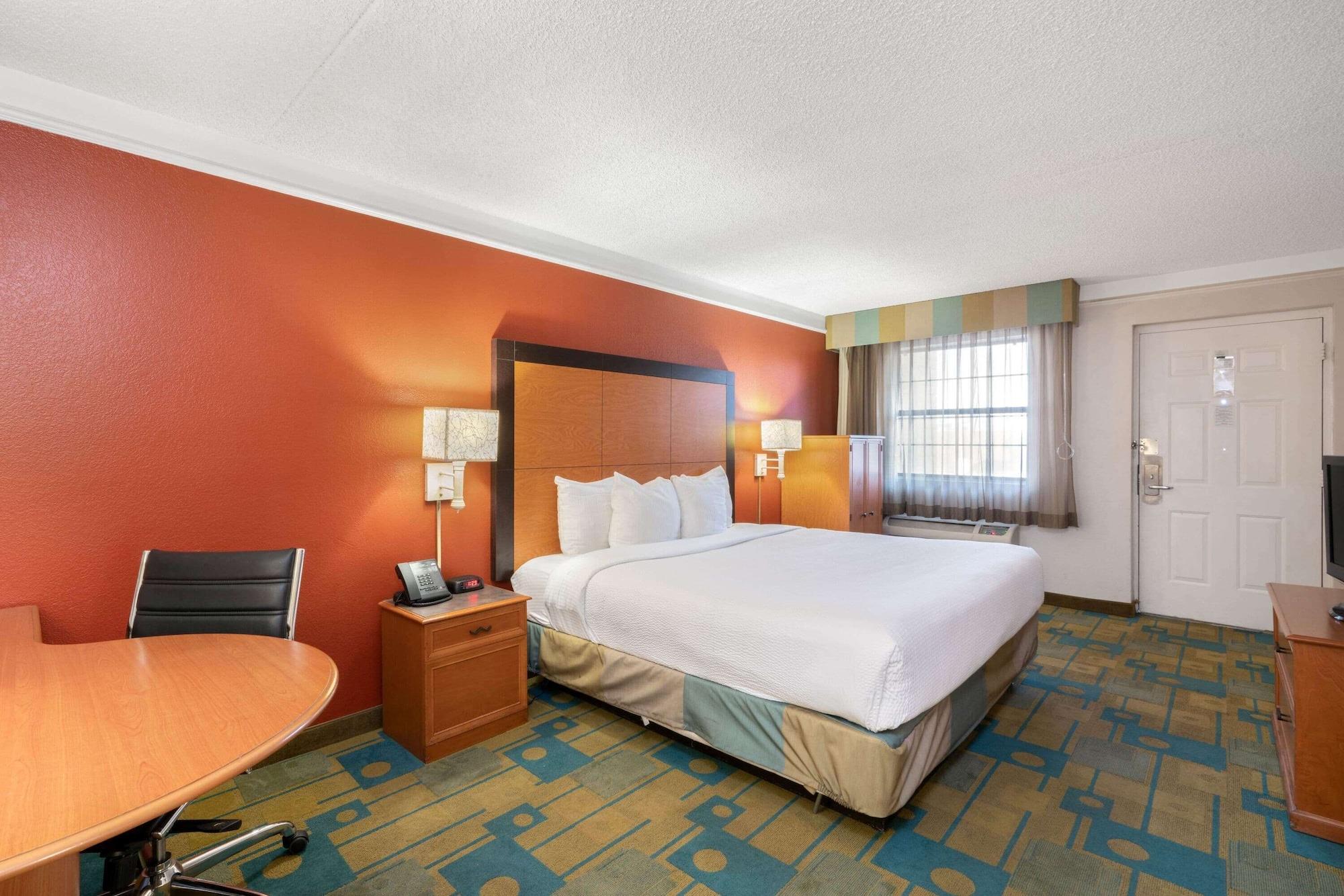 La Quinta Inn By Wyndham Phoenix Sky Harbor Airport Tempe Exteriör bild