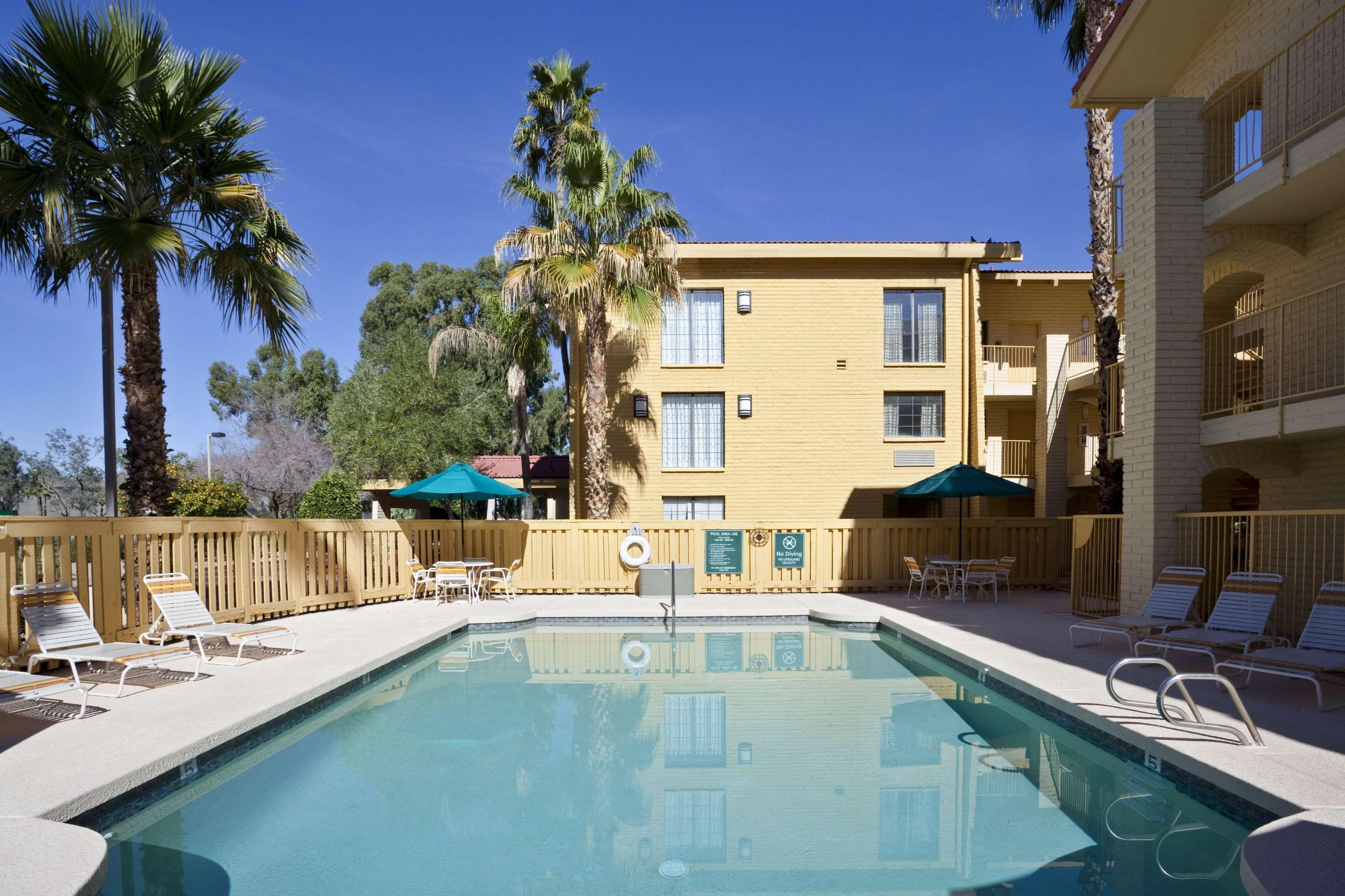 La Quinta Inn By Wyndham Phoenix Sky Harbor Airport Tempe Exteriör bild