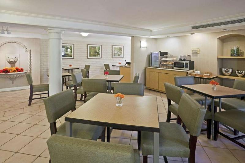 La Quinta Inn By Wyndham Phoenix Sky Harbor Airport Tempe Exteriör bild